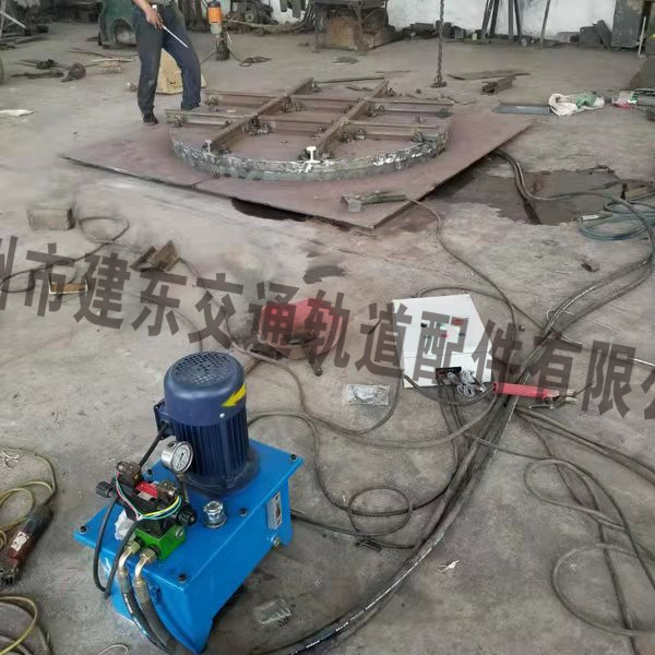 重型電動液壓轉(zhuǎn)盤2